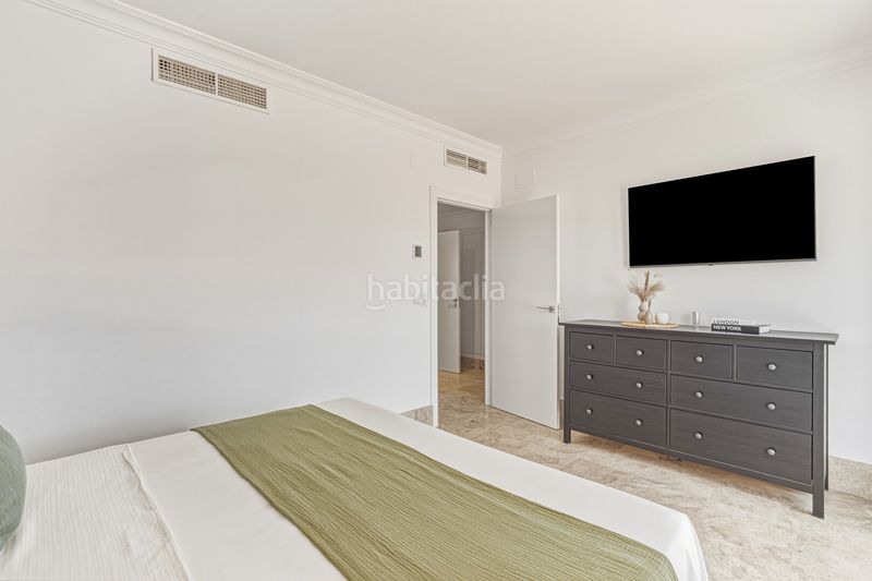 Foto 9c6fb92e-3cd8-4705-a26b-8d13df221fcc. Casa amb aparcament piscina a Elviria Marbella