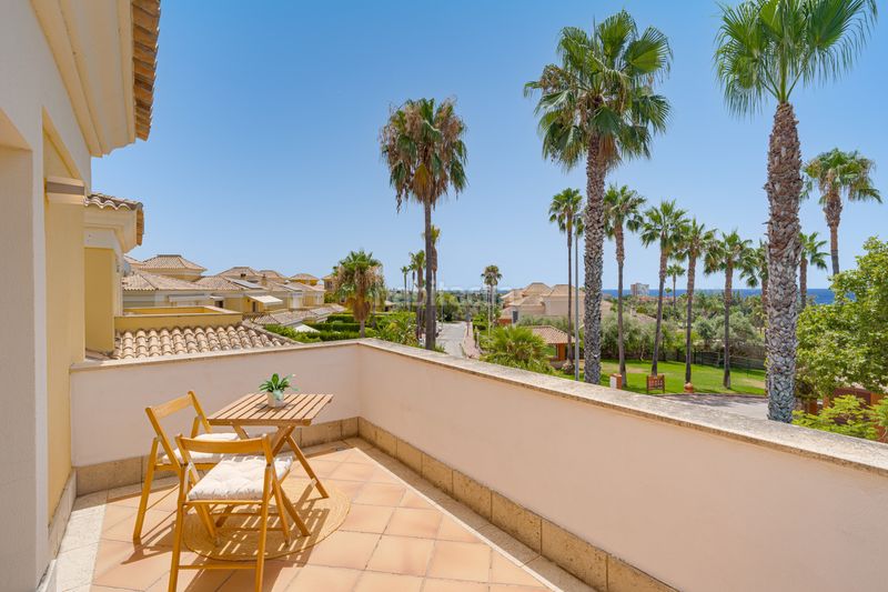 Foto e4ad06a6-3324-417d-bc92-cb9995e7ea94. Casa amb aparcament piscina a Elviria Marbella