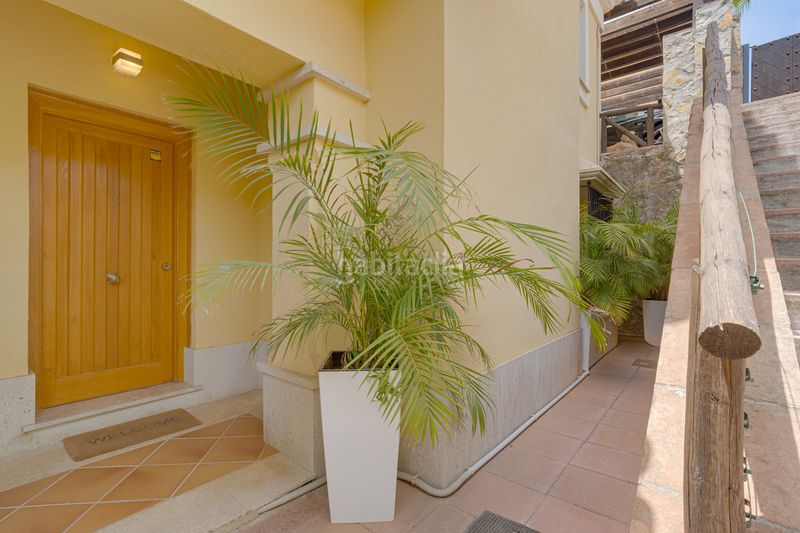 Foto e90c7f0e-c3fa-4264-8266-f570cc57b2c9. Casa amb aparcament piscina a Elviria Marbella