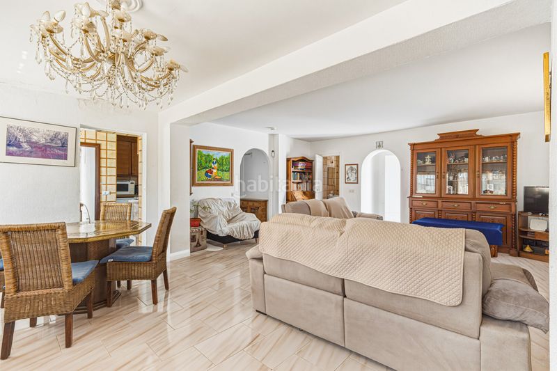 Foto b58dcf2f-03bb-4edb-b26c-3e31a34db8b6. Casa amb aparcament piscina a Nueva Andalucía centro Marbella