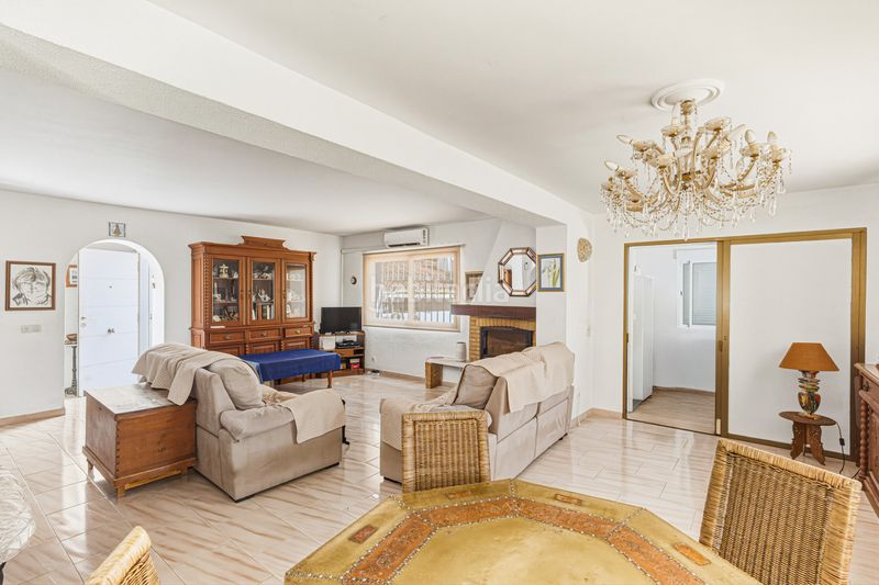 Foto b6c0f4b9-70ba-418d-8ebb-e07000847de3. Casa amb aparcament piscina a Nueva Andalucía centro Marbella