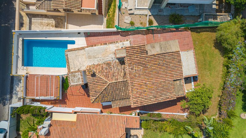 Foto dc201abd-6ce4-4cea-93b2-77e65aec1199. Casa amb aparcament piscina a Nueva Andalucía centro Marbella