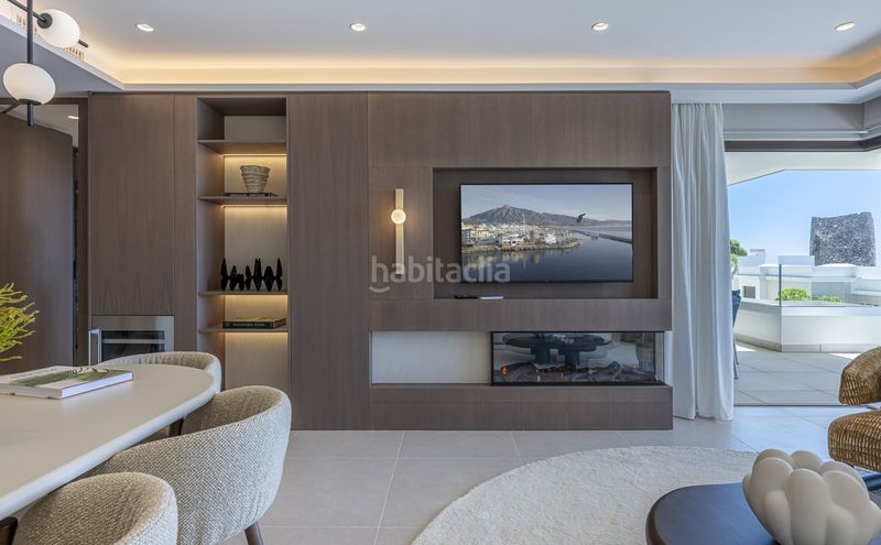 Foto 7d7d967e-1318-4fcd-9182-e74eb7bc6219. Apartament amb aparcament piscina a El Velerín Estepona