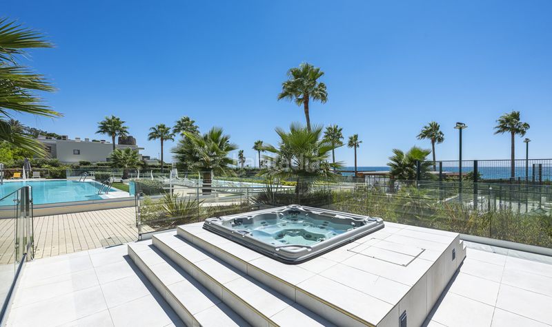Foto 9f268422-4b2a-402a-8235-27e8533cf1b9. Apartament amb aparcament piscina a El Velerín Estepona