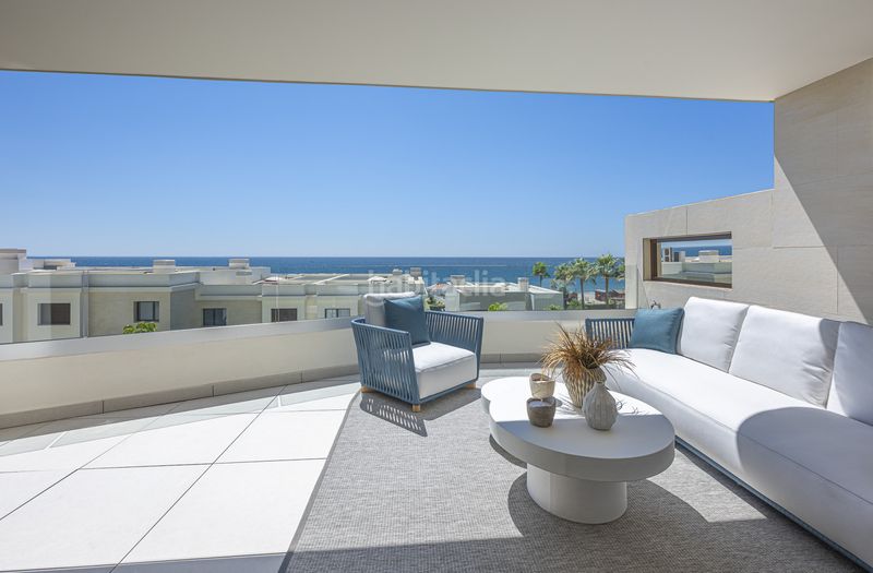 Foto bde6b930-d50b-46a4-98f8-572ed8c26596. Apartament amb aparcament piscina a El Velerín Estepona