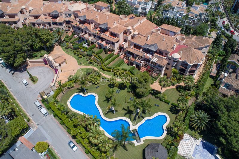 Foto 55f595fb-154e-448a-8960-9139700419d0. Planta baixa amb aparcament piscina a Puerto Banús Marbella