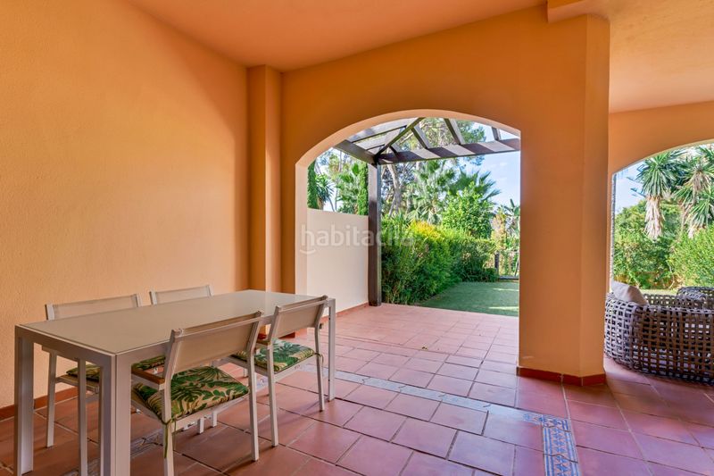 Foto cd0bf70d-a50b-462c-a04b-50b8fb4b7e9b. Planta baixa amb aparcament piscina a Puerto Banús Marbella