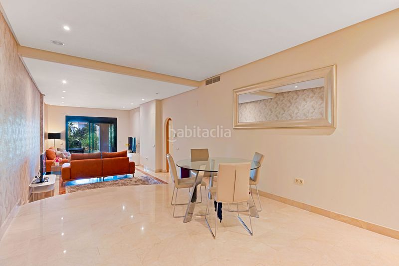 Foto ff57f802-0d3e-4431-99f0-4b52fa3bf949. Planta baixa amb aparcament piscina a Puerto Banús Marbella