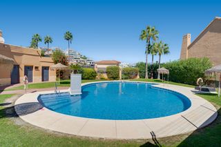 Maison à Riviera del Sol. Una fantástica oportunidad de adquirir una casa de tres dormitor