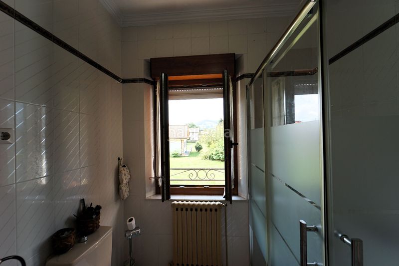 Foto 5471de48-7b80-44c4-8425-6da52f790d97. Casa a barros 12 a Corrales de Buelna (Los)