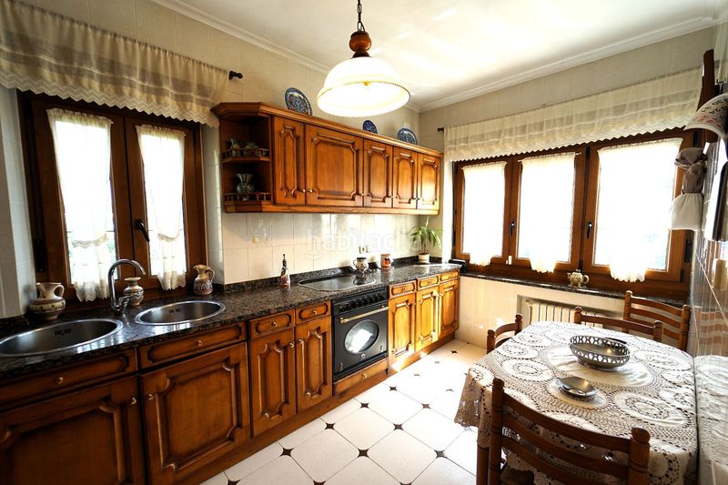 Foto 7881884c-d8ee-45a1-953b-6bea019064dd. Casa a barros 12 a Corrales de Buelna (Los)
