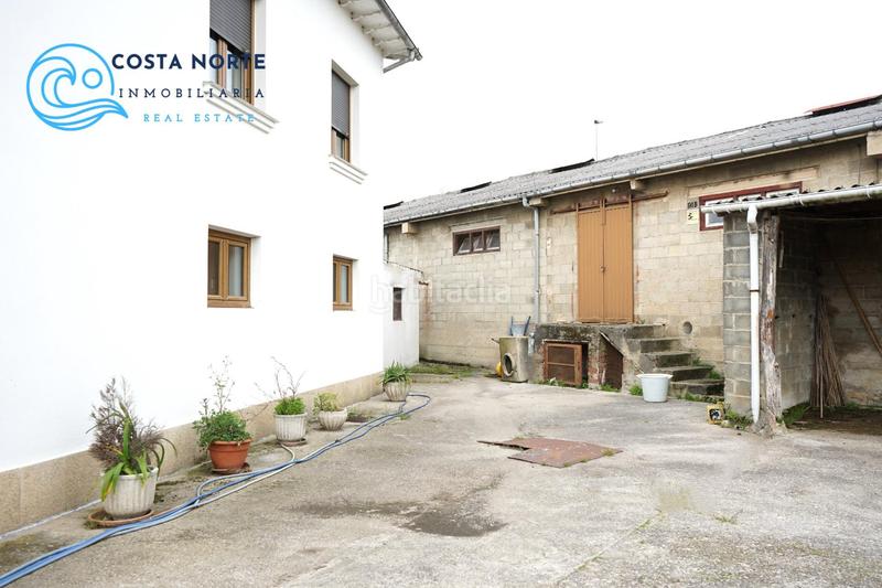 Foto dd4794aa-9195-4162-94e7-285cb4a63abf. Fabrikhalle in barrio helguera 91 in Reocín