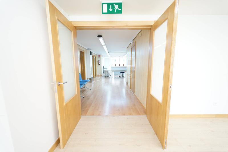 Foto 06f5546e-2d1b-4f14-93f2-f80156415eb9. Büro in calle de cervantes 10 in Centro - Ayuntamiento Santander