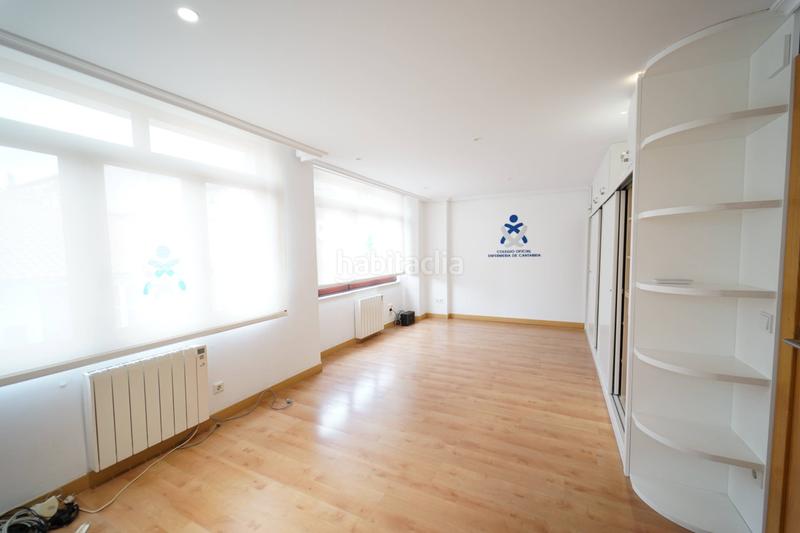 Foto 802da21a-0dfb-46b7-a988-3680f80487b0. Büro in calle de cervantes 10 in Centro - Ayuntamiento Santander