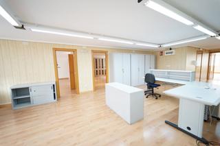 Büro in Calle de cervantes 10. Venta oficina 326 m2 construidos en santander centro, calle cerv