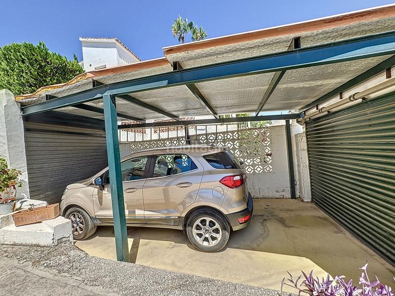 Foto 1503c7d5-4947-4369-9c4d-8bd1993d9cb2. Chalet mit parking pool in Nueva Andalucía centro Marbella