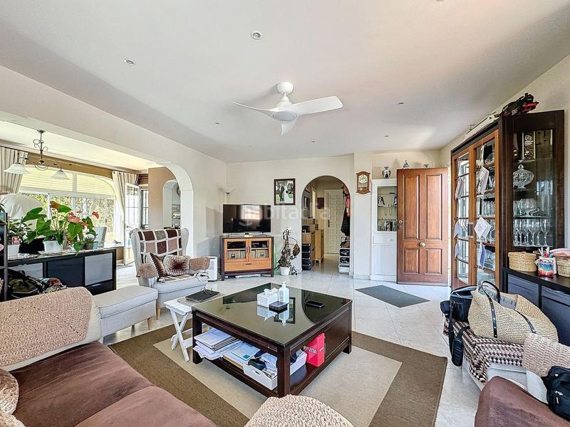 Foto 7a2d80bc-b08c-4b85-b60f-3d70101cd6a5. Xalet amb aparcament piscina a Nueva Andalucía centro Marbella