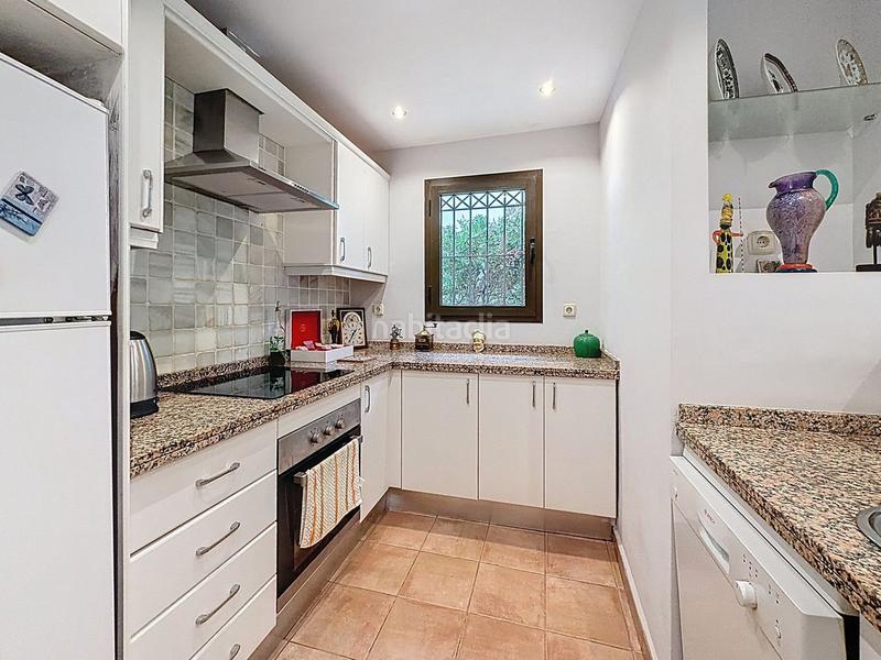 Foto 2a5a594d-84bb-44df-bc13-3932ce83b20a. Ground floor with parking pool in Río Real Marbella