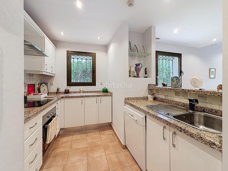 Foto c946ac14-5076-41c8-aa30-e017b18c7501. Ground floor with parking pool in Río Real Marbella