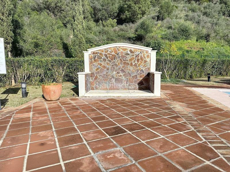 Foto 7cb7cdef-4067-45e6-987b-bad86f389e40. Planta baixa amb aparcament piscina a Río Real Marbella