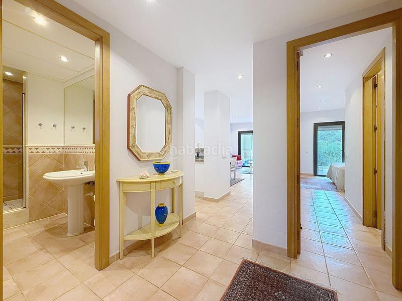 Foto d3f13b62-48ea-4908-8a56-75f7087da9ae. Planta baixa amb aparcament piscina a Río Real Marbella