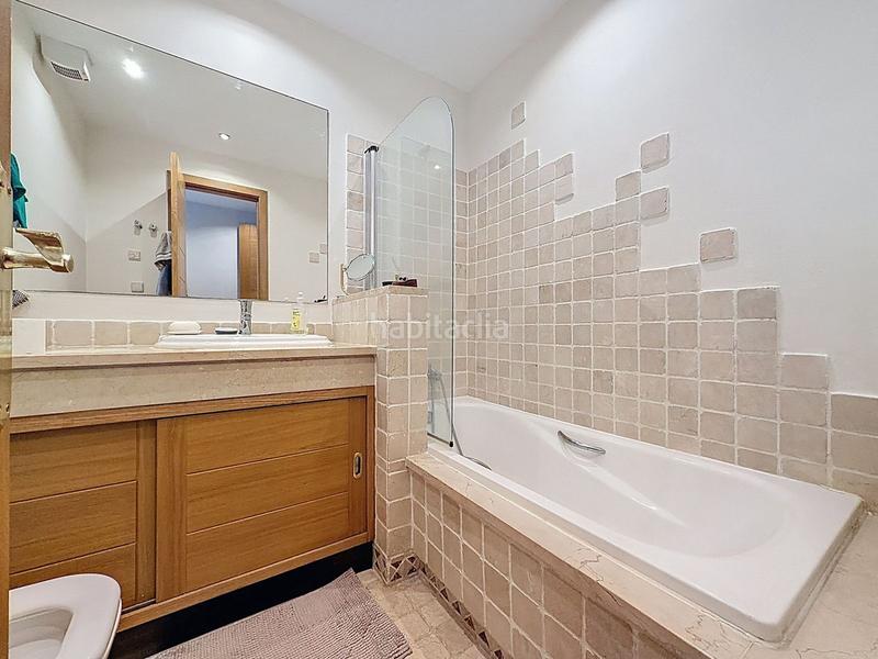 Foto e62f7036-7891-43d0-a84f-f7ed8f53b807. Planta baixa amb aparcament piscina a Río Real Marbella