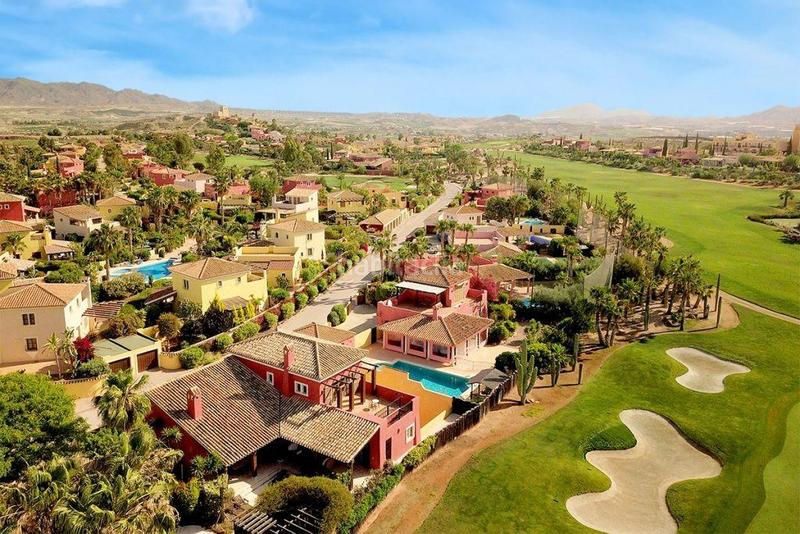 Foto 59d625f7-a15b-432e-805a-a94e63e6f2e5. Chalet villa de tradición con elegancia contemporánea, tu sueño en desert springs en Cuevas del Almanzora