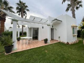 Rent House in San Juan de los Terreros. En alquiler bonito bungalow de 2 dormitorios recién reformado