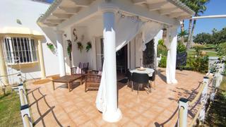 Maison à San Juan de los Terreros. Tu refugio en san juan de los terreros chalet con jardines, solá