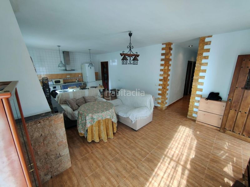 Foto deb0eb3c-21e1-4c38-9018-463b788324ff. Casa amb aparcament a Albox