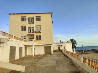 Aparcament cotxe a San Juan de los Terreros