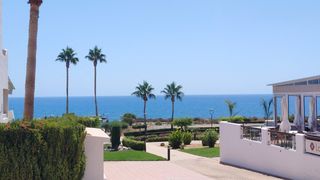 Planta baixa a San Juan de los Terreros. Apartamento en planta baja con vistas al mar en mar de pulp� fas