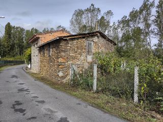 Casale in Monforte de Lemos. Casa rústica gallega para reformar junto al río cabe  monforte d