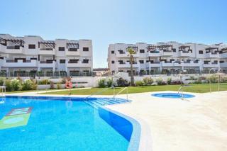 Piso en San Juan de los Terreros. Impresionante propiedad en planta baja con jardn privado