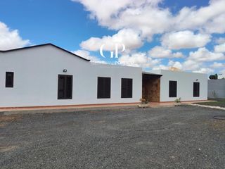Lloguer Xalet  N/a. Alquiler chalet independiente con piscina