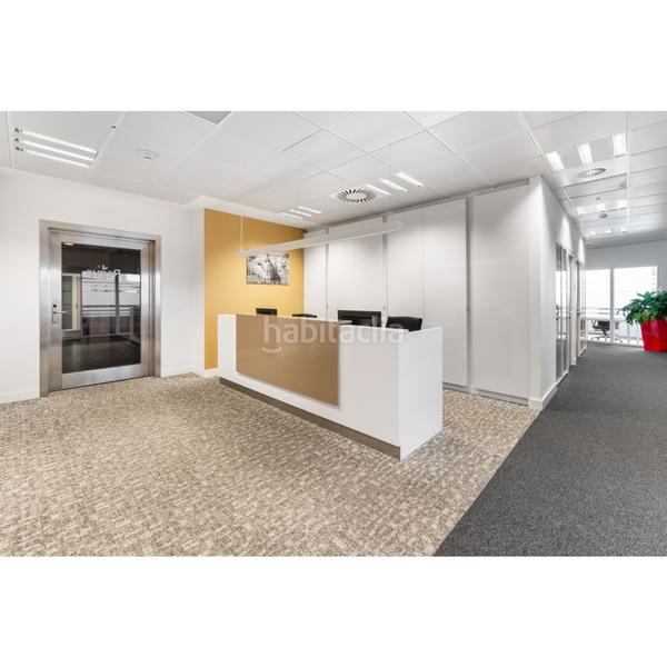 Foto 54f73668-58b2-470b-a554-296a150e0539. Miete büro in avenida fuente de la mora 9 in Virgen del Cortijo-Manoteras Madrid