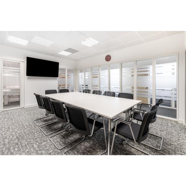 Foto ca8fb216-ac24-40f1-b966-f4639349c35d. Affitto ufficio in avenida fuente de la mora 9 in Madrid