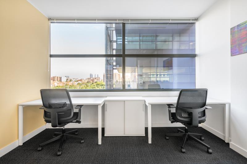 Foto 58bb6d5b-d6f3-4554-9893-b7e8873a1de1. Rent office space in calle de martínez villergas 49 in Madrid