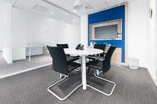 Alquiler Oficina en Askatasunaren hiribidea 17. Disfrute de acceso a oficinas privadas profesionales con todo in