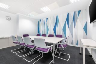 Rent Office space in Calle de martínez villergas 49. Encuentre oficinas privadas en alquiler en avenida américa para