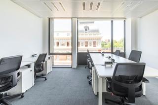 Alquiler Oficina en Calle de alfonso xii 62. Oficina privada en alquiler con todos los servicios para ti y tu