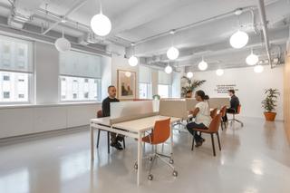 Lloguer Oficina a Passatge de mas de roda 6 - 14. Encuentra un escritorio de uso exclusivo y ponte a trabajar en b