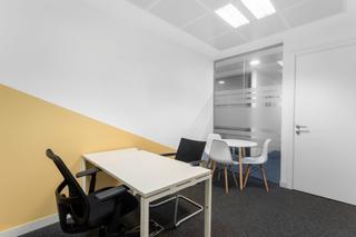 Miete Büro in Carrer del triangle 1. Encuentre un espacio de oficinas en plaza catalunya para 2 perso