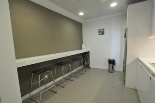 Location Bureau à Camino de la fuente de la mora 9. Suscripciones de coworking flexibles en manoteras