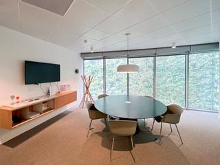 Location Bureau à Paseo de la castellana 200. Oficina de espacio abierto con diseño atractivo para 10 personas