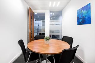 Lloguer Oficina a Carrer de tarragona 157. Disfrute de acceso con todo incluido a espacios de coworking en