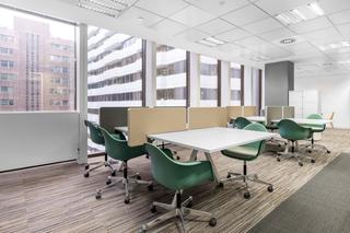 Miete Büro in Paseo de la castellana 141. Disfrute de acceso con todo incluido a espacios de coworking en