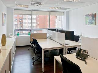 Miete Büro in Calle de maría de molina 39. Oficina privada en alquiler con todos los servicios para usted y