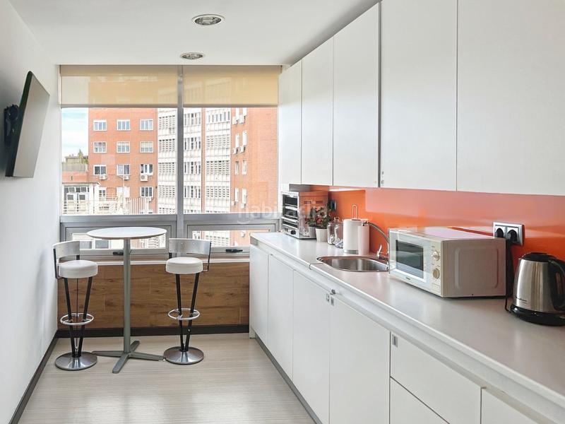 Foto bc1a2af7-6cdf-4838-bc97-d01859424261. Affitto ufficio in calle de maría de molina 39 in Madrid