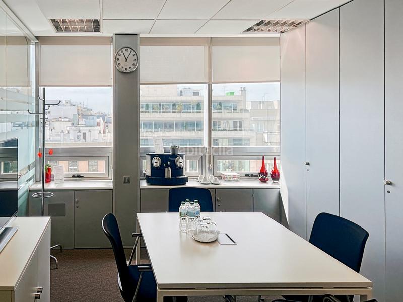 Foto 17744d72-781a-47a5-9cbe-f641837d8e4d. Miete büro in calle de maría de molina 39 in El Viso Madrid